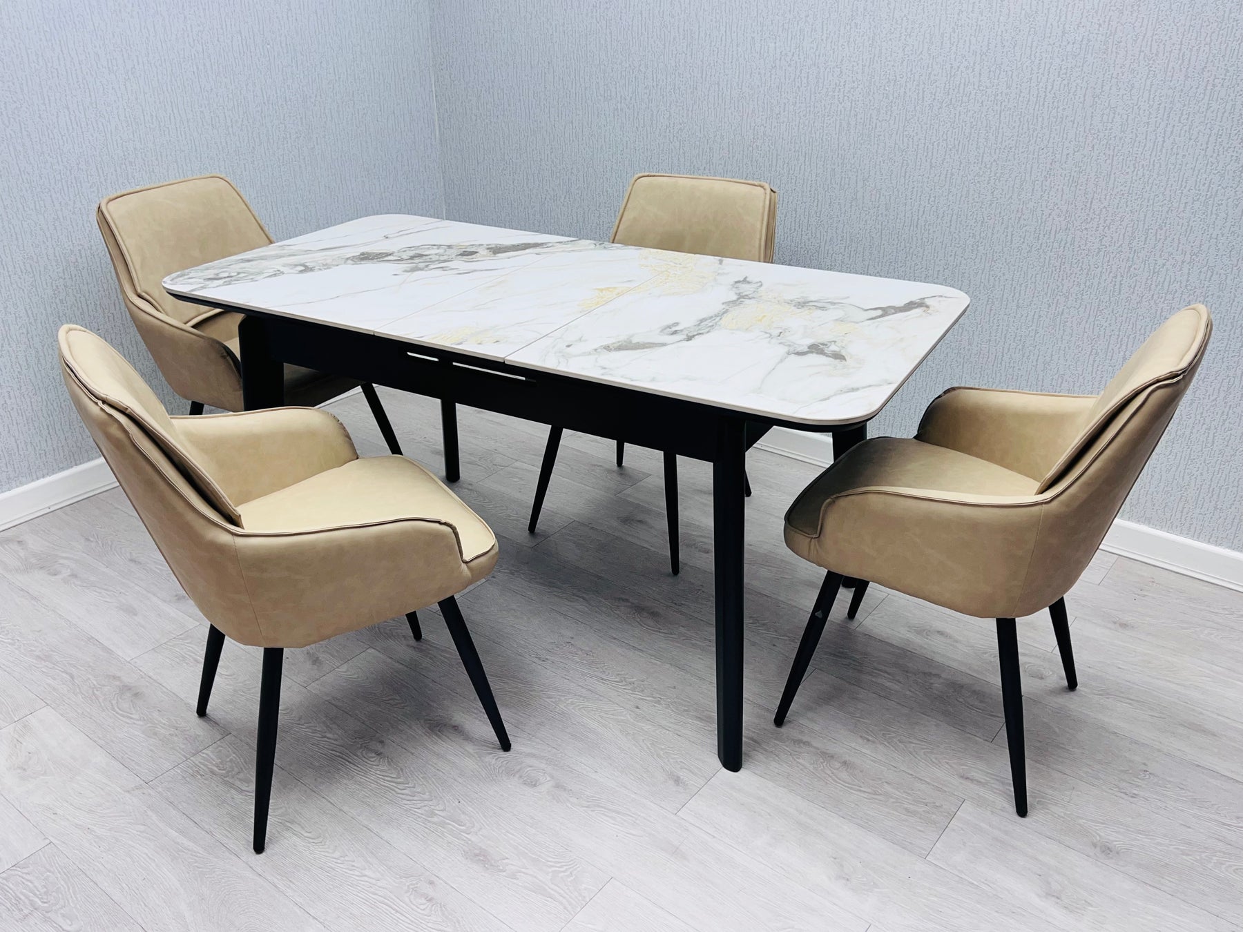 Arizona Extending Dining table Cream