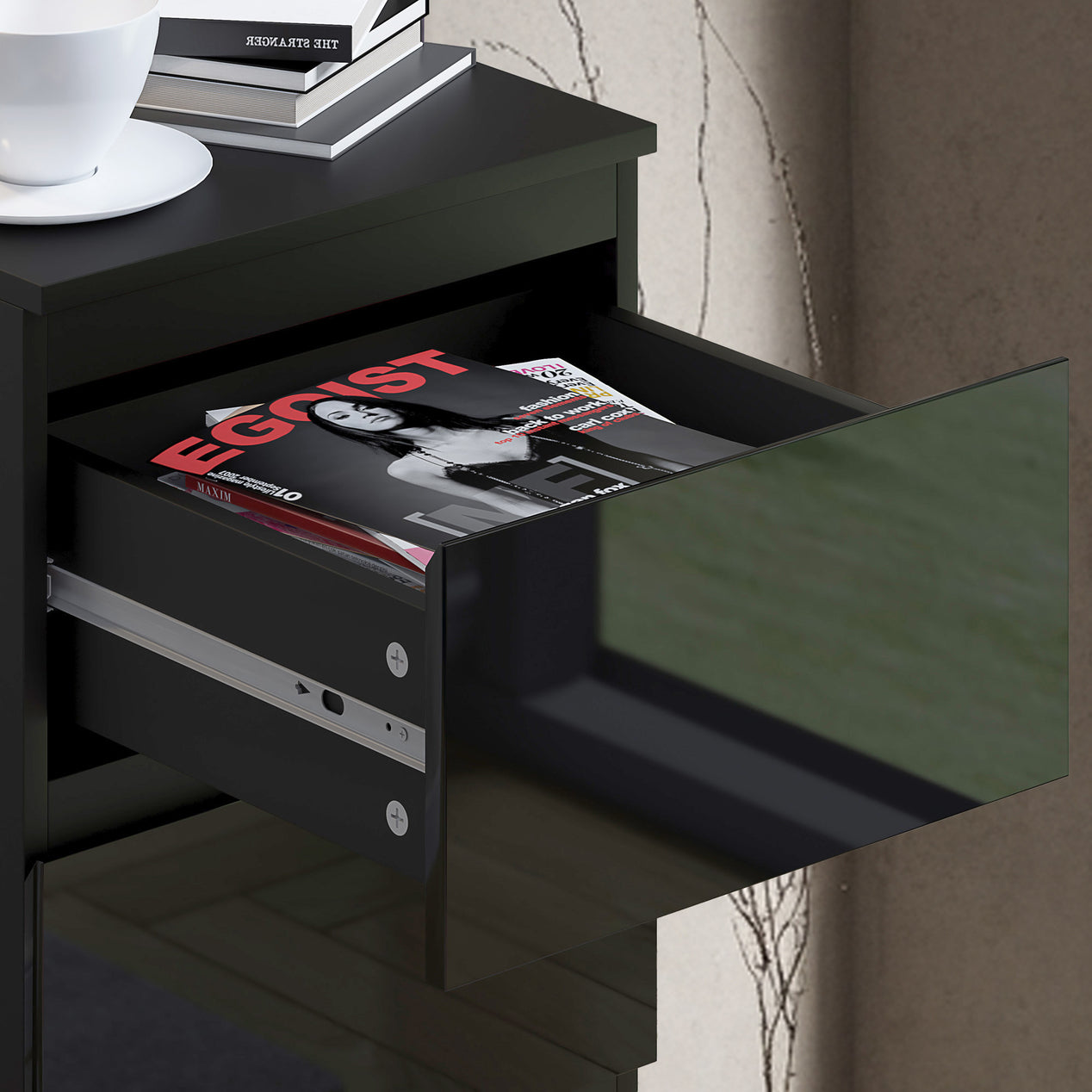 FWStyle Stora 4 Drawer Chest of Drawers - Black Gloss Front