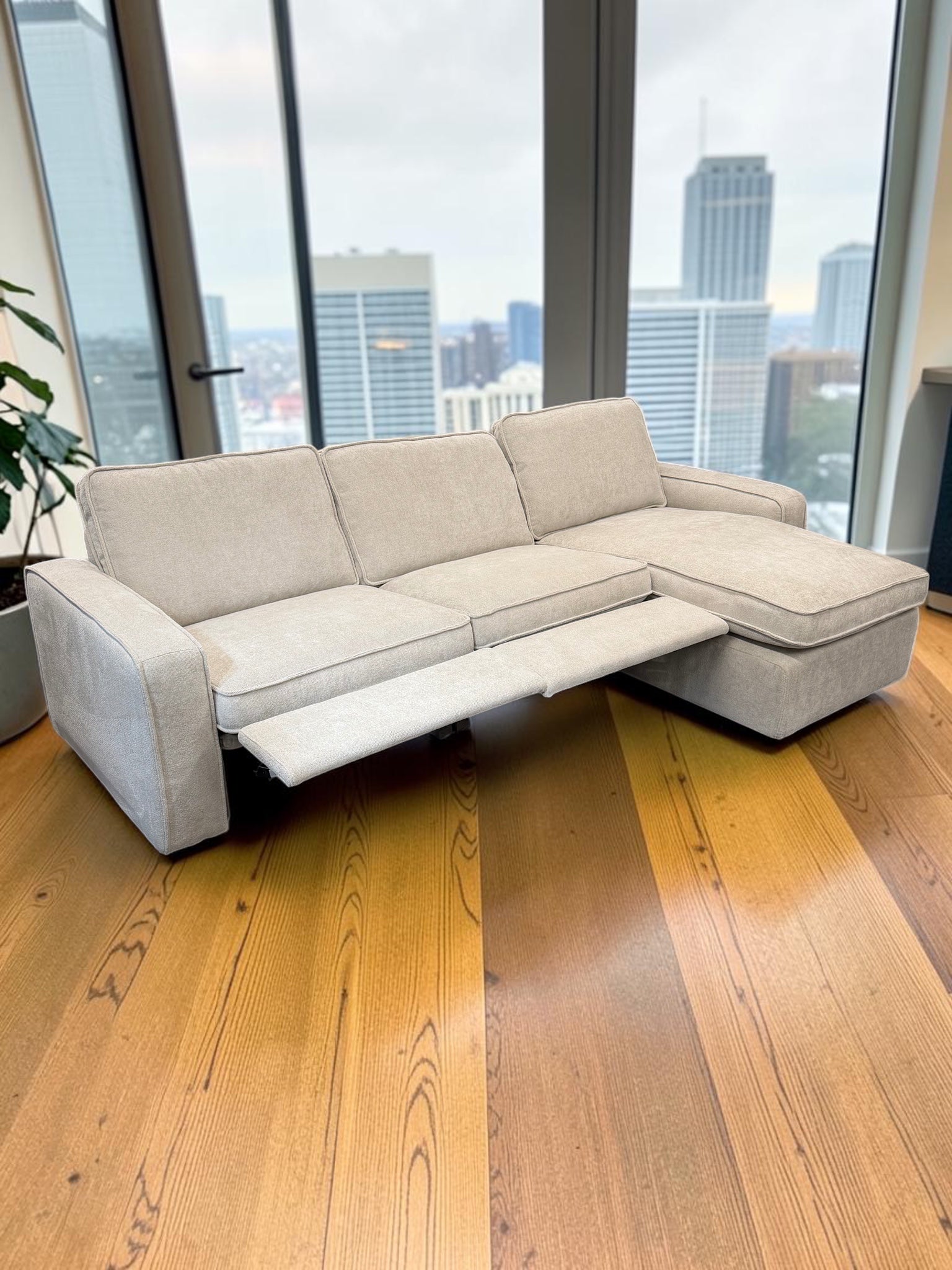 Ascot Left/Right Hand Electric Chaise Sofa