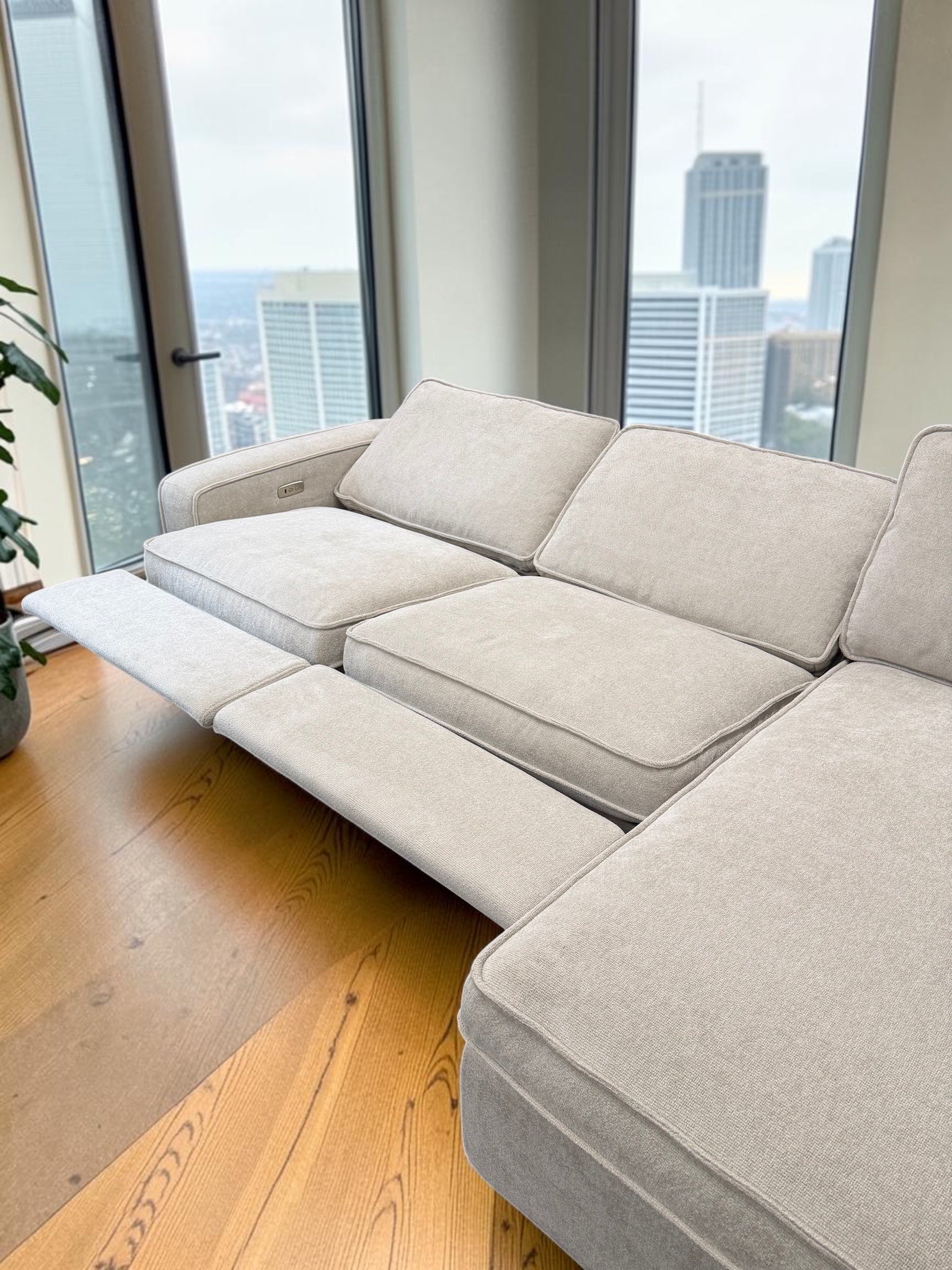 Ascot Left/Right Hand Electric Chaise Sofa