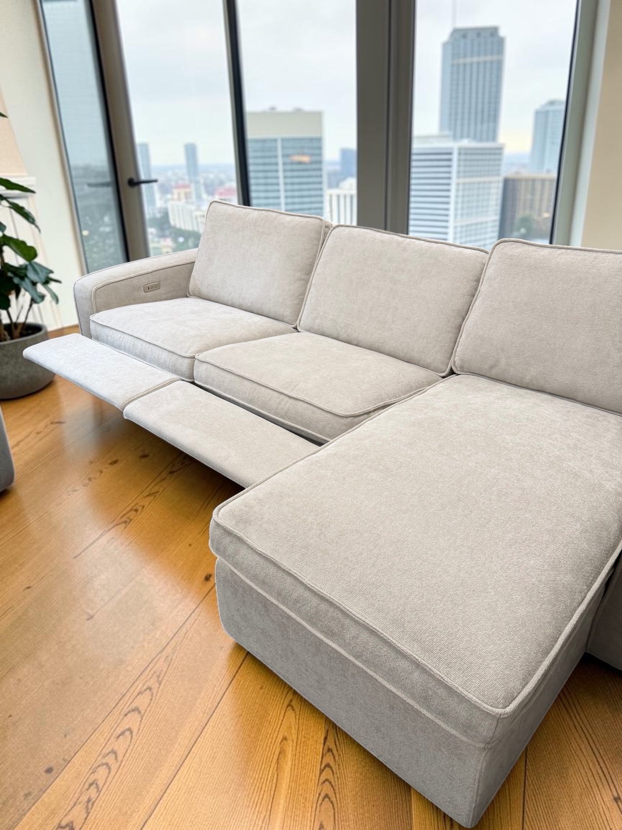 Ascot Left/Right Hand Electric Chaise Sofa