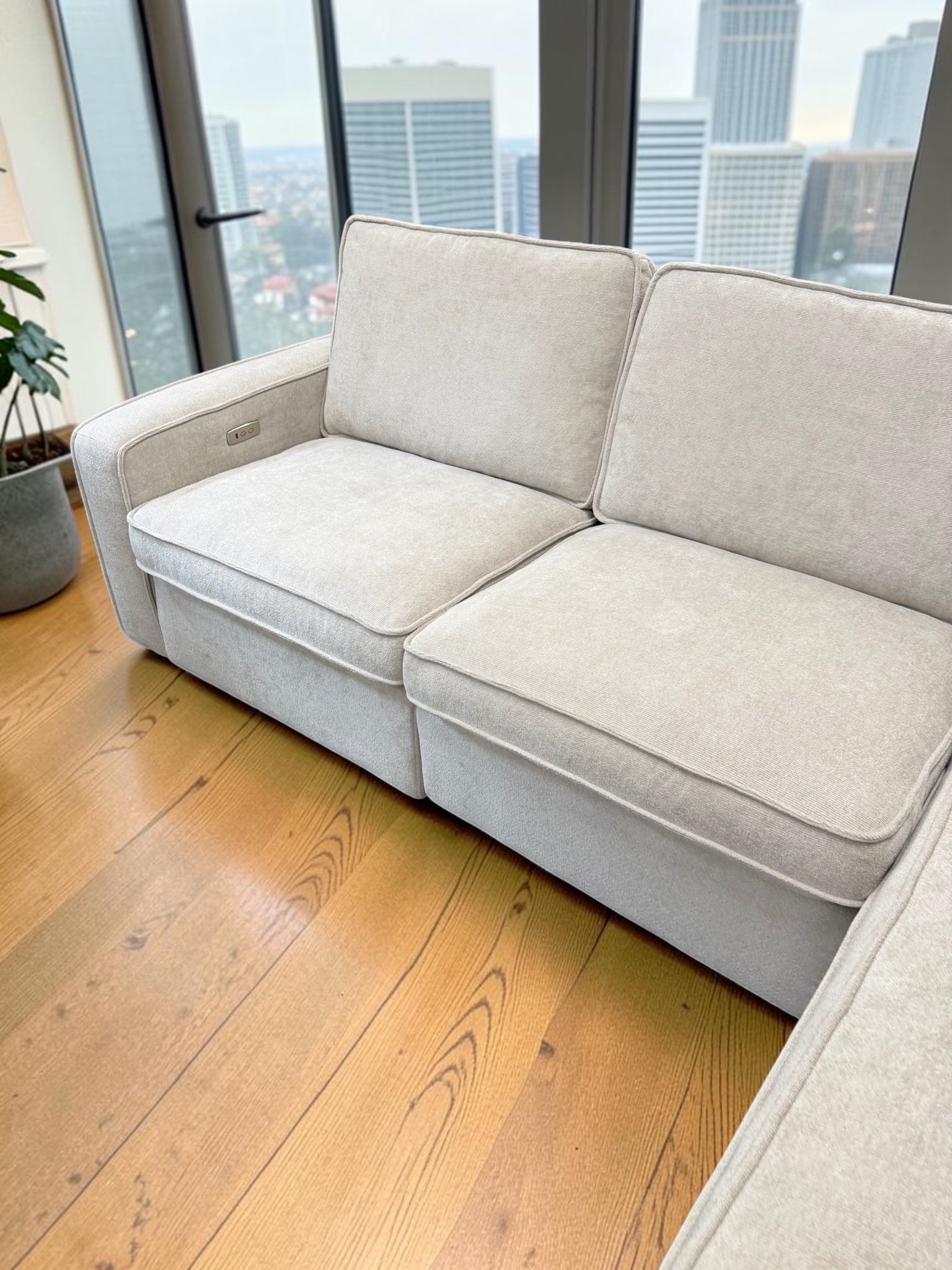 Ascot Left/Right Hand Electric Chaise Sofa