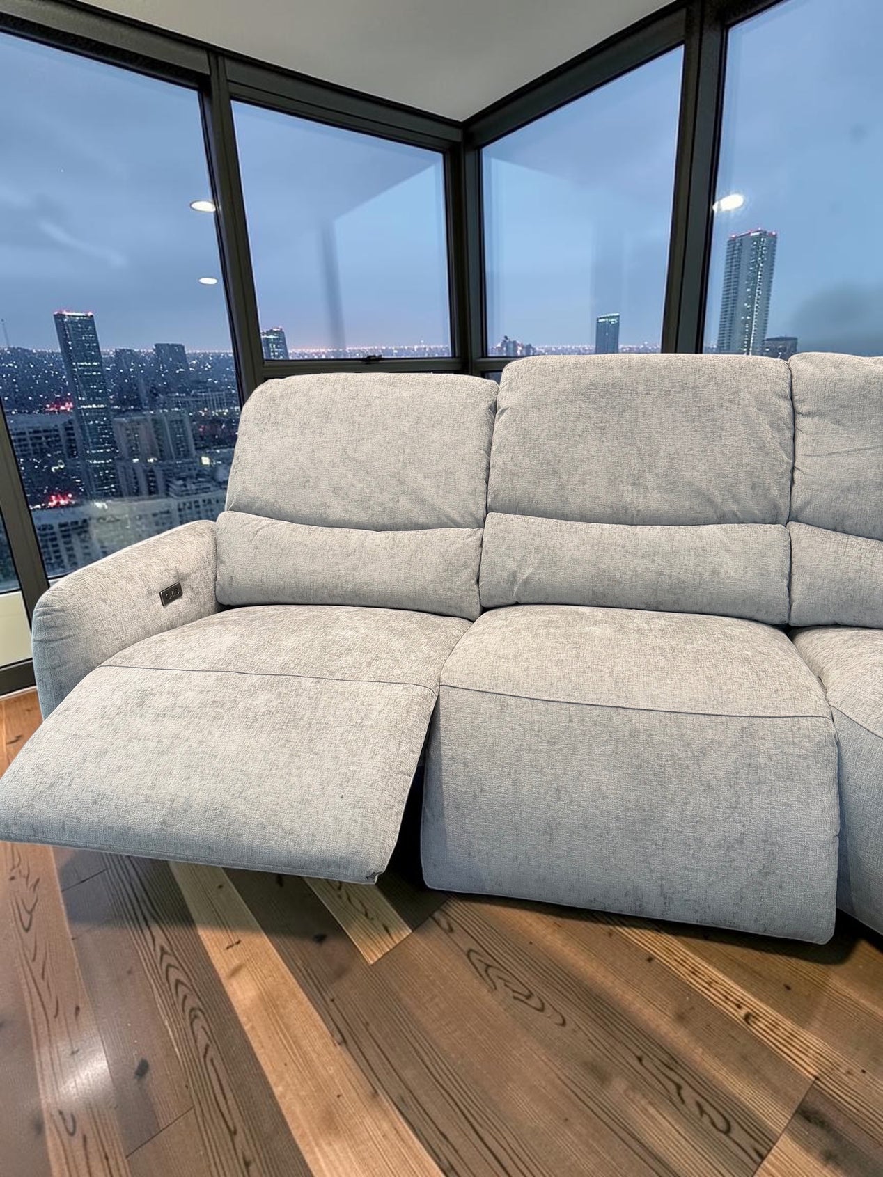 Soho Electric Reclining Tech Corner Group